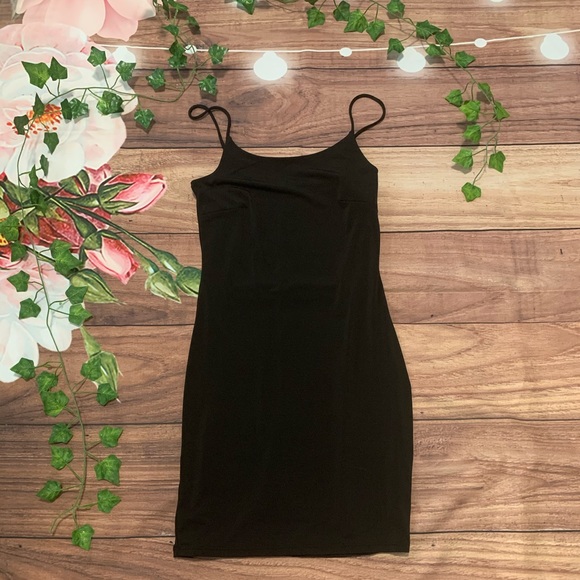 Fashion Nova Dresses & Skirts - 2/$15 or 3/$25🌸 NWOT Fashion Nova Mini Dress